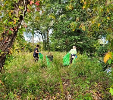 community cleanup at Catawba Riversweep